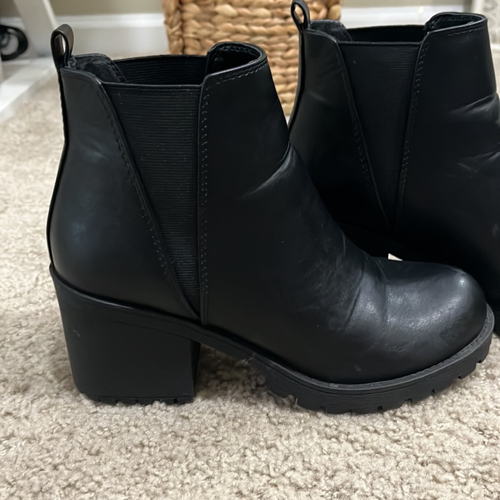 Soda black booties